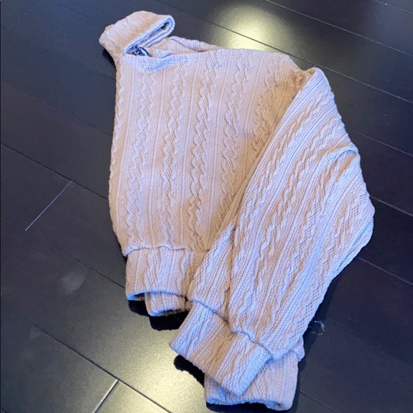 Cold shoulder turtleneck sweater - Picture 4 of 5